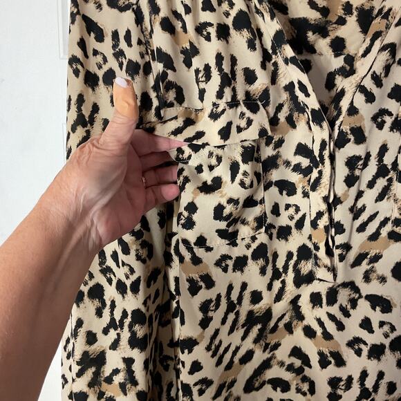Torrid Georgette Leopard Print Long Sleeve Flap Pockets Blouse O - Picture 2 of 8